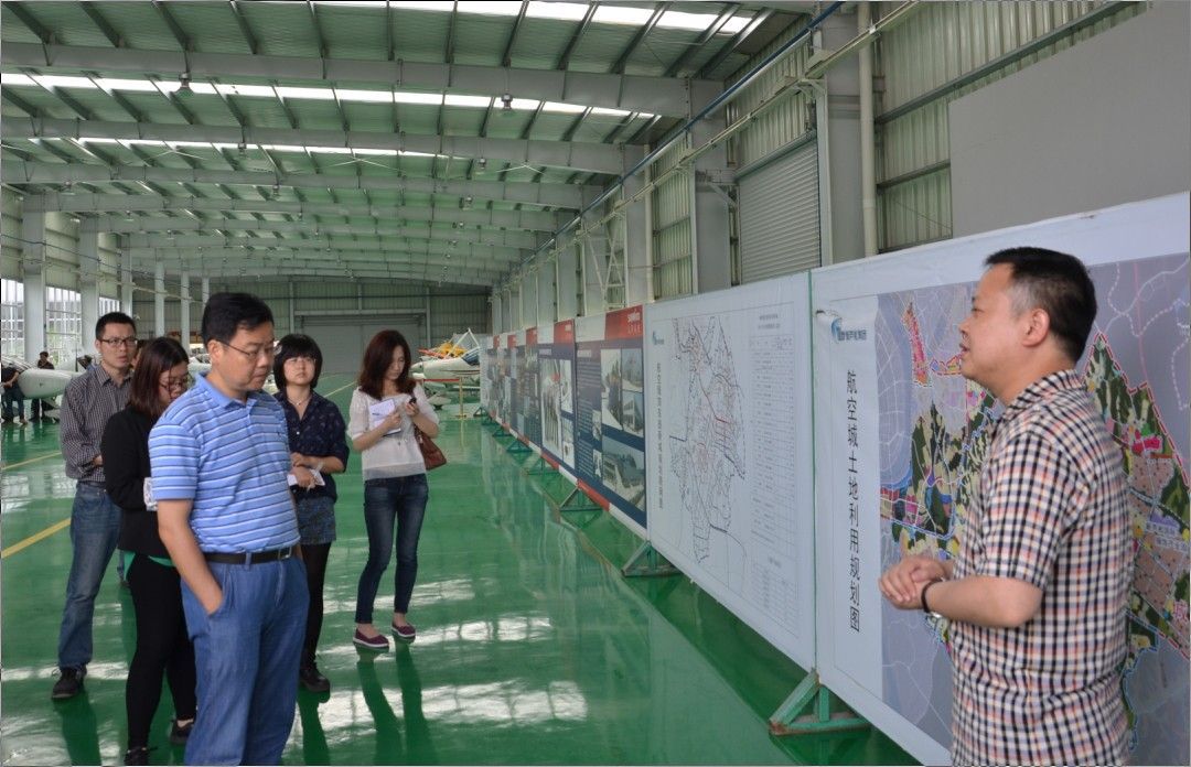 新華社、湖南日報等30多家媒體來株實地采訪航空城建設(shè)情況