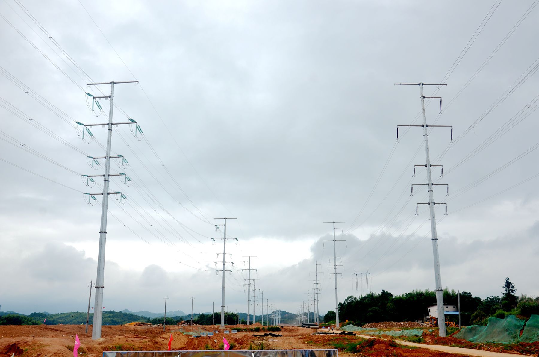 航空城高壓走廊電力桿遷工程順利完成