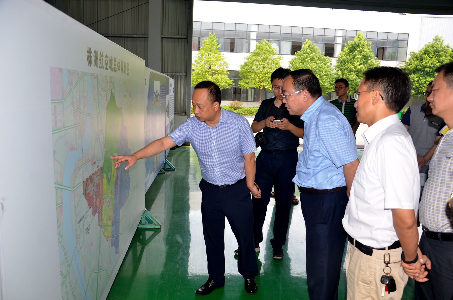 《人民日報》到航空城采訪調(diào)研